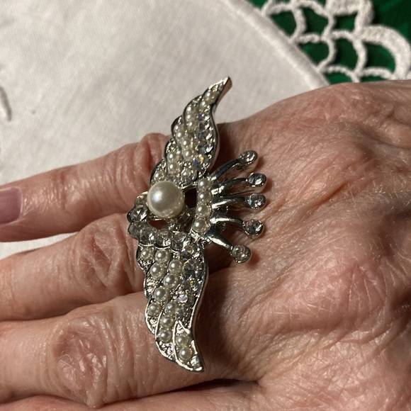 Pair crowned angel wing rings, adjustable sz., 1 st, 1 gt.    $20 - Picture 7 of 7